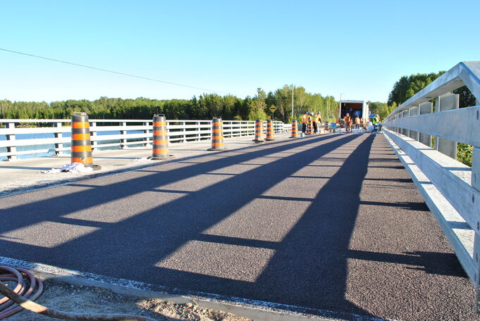 TR - FR - IA Matacryl Bridge under Asphalt.jpg